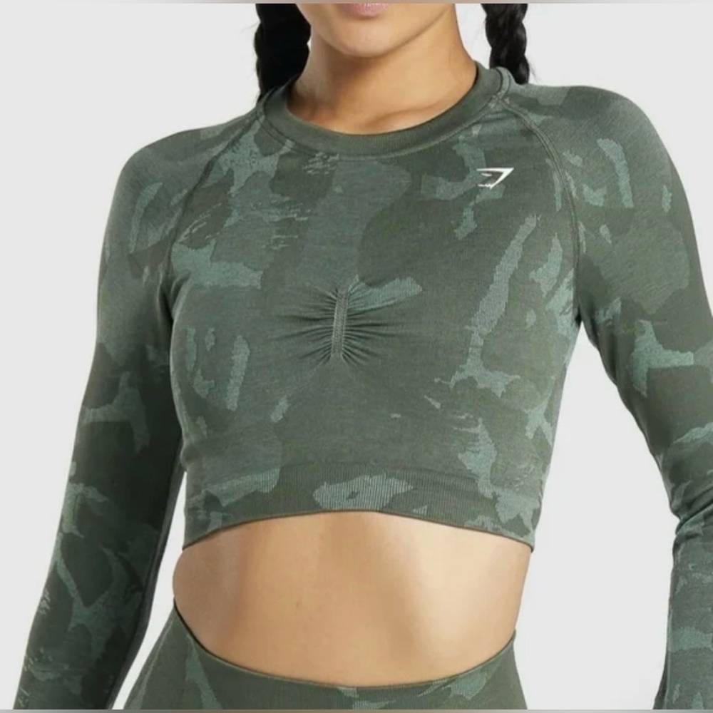 GYMSHARK ADAPT CAMO SEAMLESS LONG SLEEVE
CROP TOP & SHORTS SET, SMALL - Picture 7 of 8